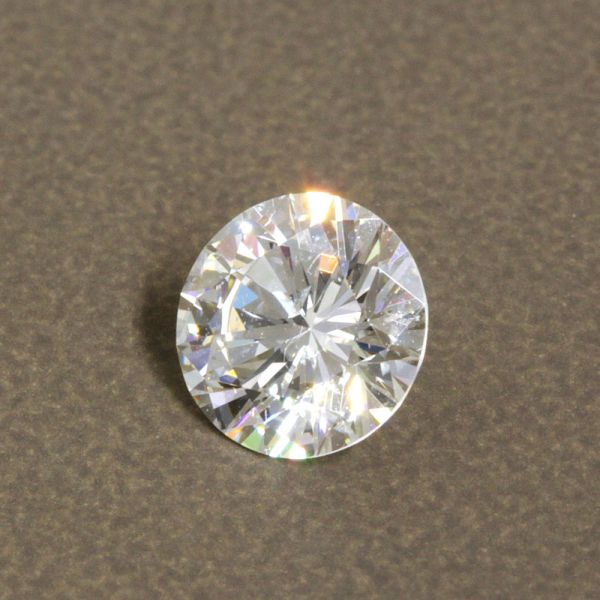 0.711ct Fカラー VVS-2 VERY GOOD 天然 ダイヤモンド ルース ラウンドブリリアントカット【中央宝石研究所鑑定】