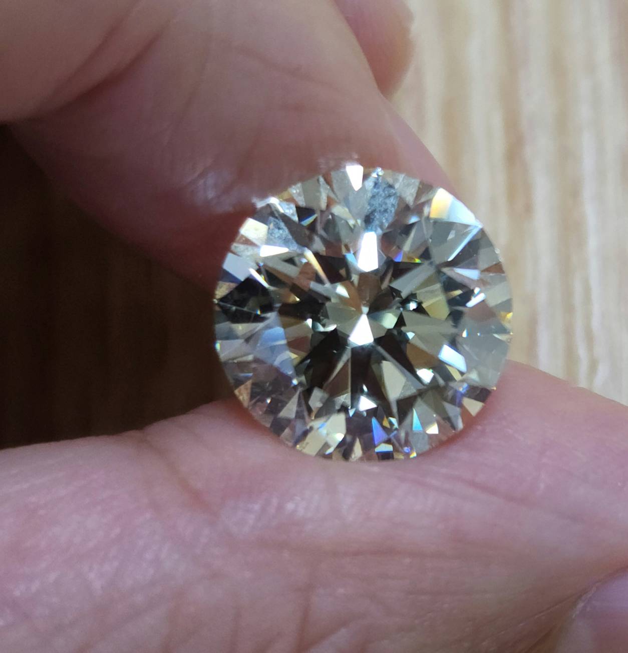 最強虹テリ絶品 見た目10ct VVS-2 3EX 天然ダイヤモンド ルース【GIA鑑定書付き】