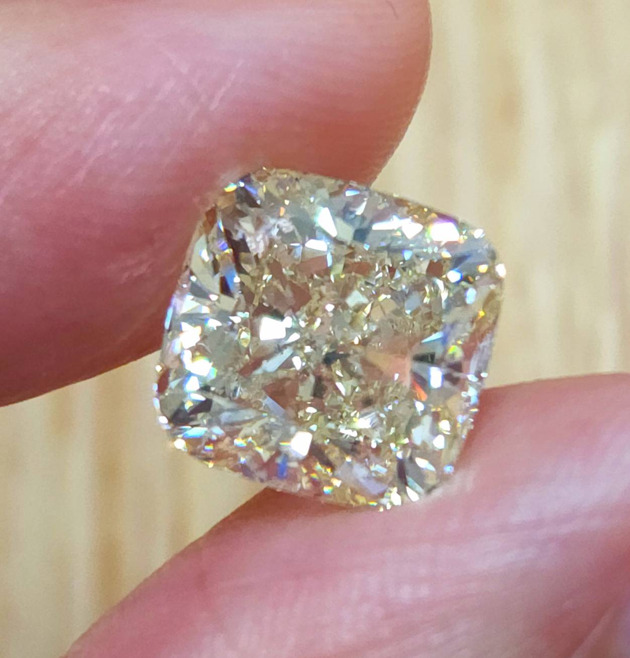 最強虹テリ ! 超絶カット! 8.04ct SI-1 クッションブリリアントカット 天然ダイヤモンド ルース【GIA鑑定書付き】