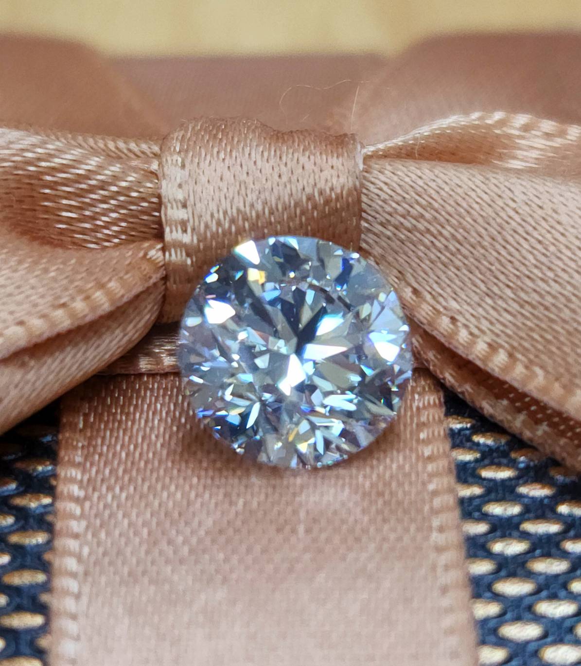理想の究極美 ! 2.00ct Dカラー VVS-1 3EX 天然ダイヤモンド ルース【GIA鑑定書付き】