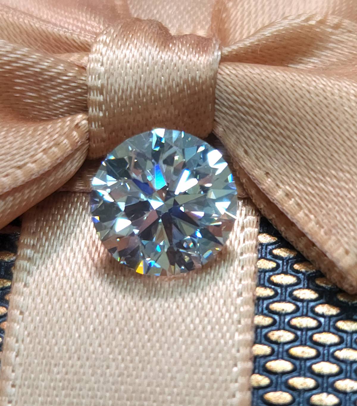 理想の究極美 ! 2.00ct Dカラー VVS-1 3EX 天然ダイヤモンド ルース【GIA鑑定書付き】
