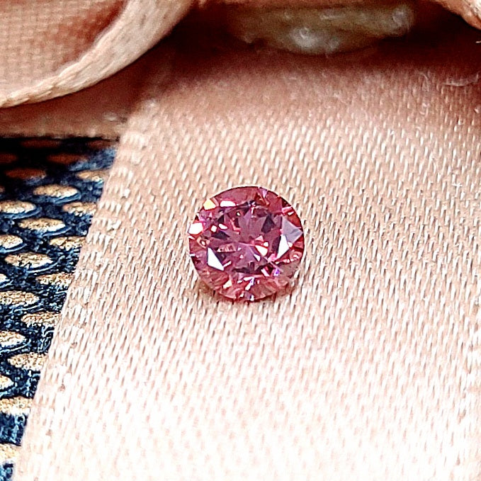 0.157ct Fancy Red Natural Red Diamond loose with CGL grading report