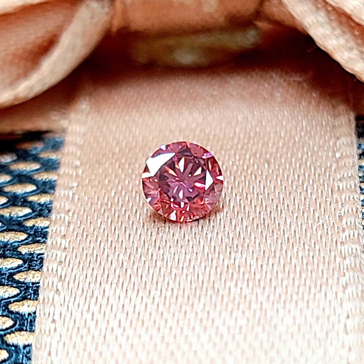 0.157ct Fancy Red Natural Red Diamond loose with CGL grading report