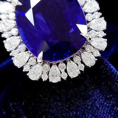 Royal Dignity! 17.38ct Sri Lankan Royal Blue Natural Sapphire 2.03ct Natural Diamond Platinum Pt900 Ring [with GUBELIN Certificate of Authenticity].
