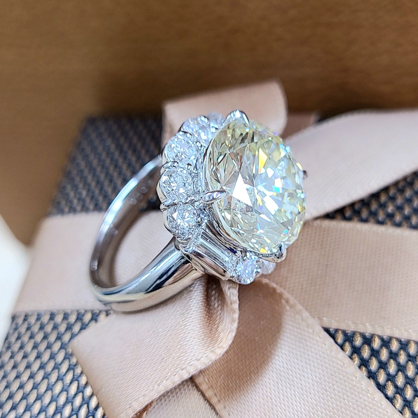 ギラギラ！大粒！8.048ct 天然ダイヤモンド プラチナ PT900 リング【中央宝石研究所鑑定書付き】 – アメイジング工房