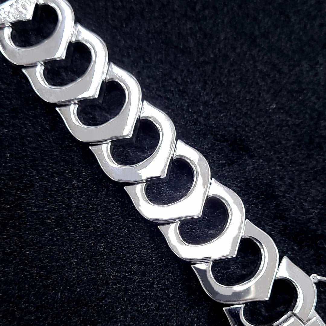 The supreme brilliance of 1.63ct natural diamonds, width 15mm, 46.42g, massive K18WG design bracelet [with identification report].