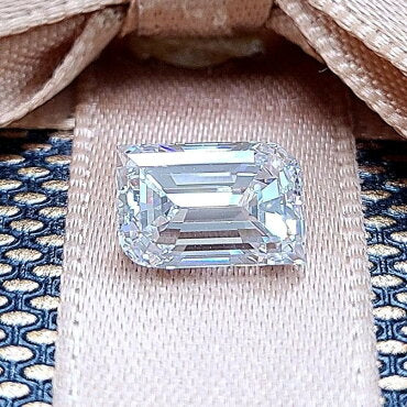 Rare Flame Step Cut Diamond loose [with GIA Certificate] [Miracle