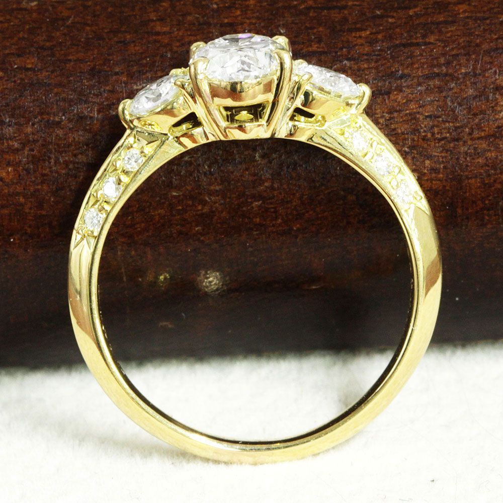 GIA鑑定書付き1.01ct天然ダイヤモンド指輪K18