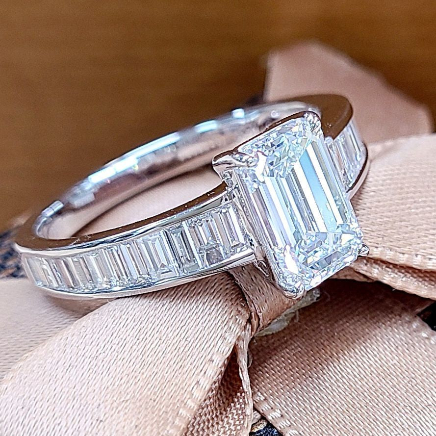 【奇跡の完全無色無傷】2.34ct D FL EX 天然ダイヤモンド エメラルドカット K18WG リング 【CGL/GIA鑑定書付】