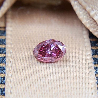 0.275CT精美的紫色天然红色钻石露丝椭圆形切割[中央珠宝实验室，具有Argyle Management（1 p）]