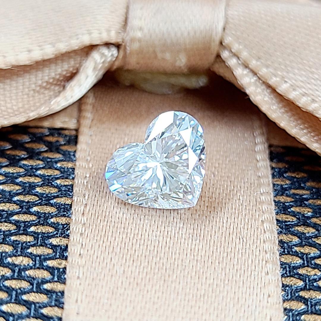 궁극의 아름다움! 1ct E VVS2 2EX 하트 천연 다이아몬드 루스 [GIA 감정서 포함].