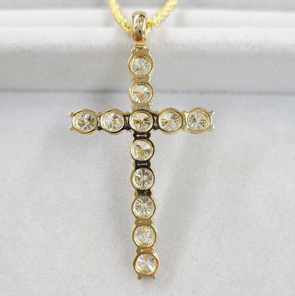 高品质！5 克拉天然钻石 VS 至 VVS K18 YG 十字架吊坠项链，十字架 [中央宝石实验室鉴定]。