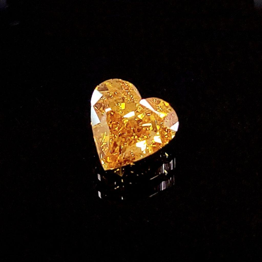 世界最高品質！激レア！1.19ct ヴィヴィッド オレンジ ハート ダイヤモンド ルース 裸石 Fancy Vivid Yellow Orange【中央宝石研究所鑑定】