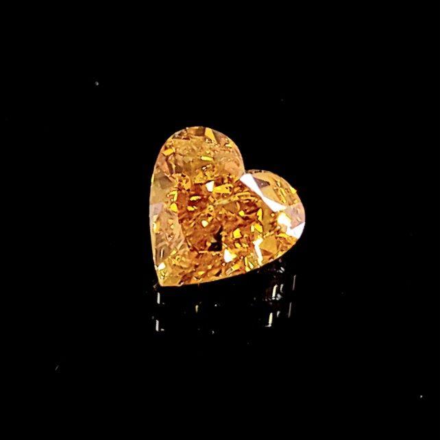 世界最高品質！激レア！1.19ct ヴィヴィッド オレンジ ハート ダイヤモンド ルース 裸石 Fancy Vivid Yellow Orange【中央宝石研究所鑑定】