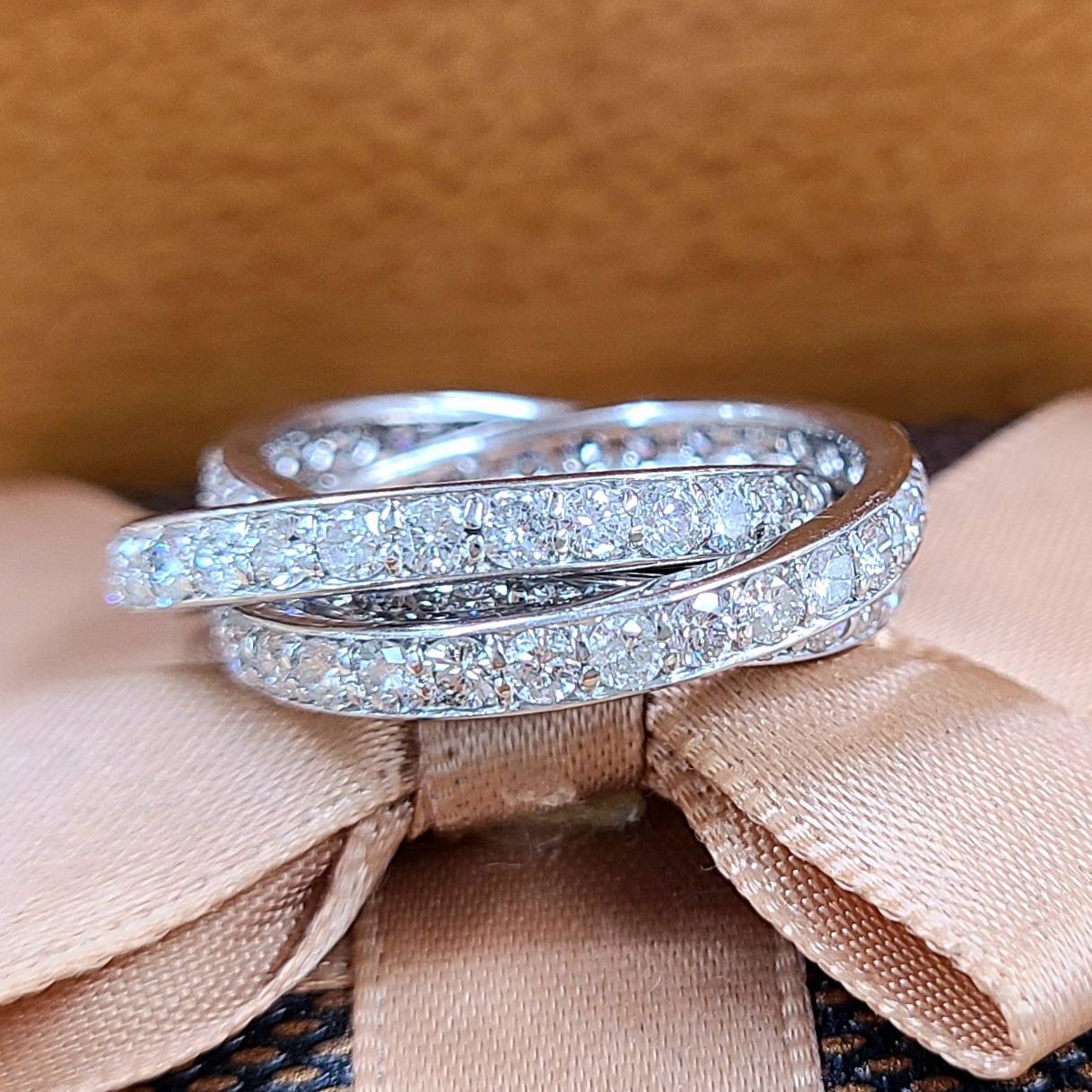 輝き贅沢 3.58ct ダイヤモンド Pt900 プラチナ トリニティ リング 指輪