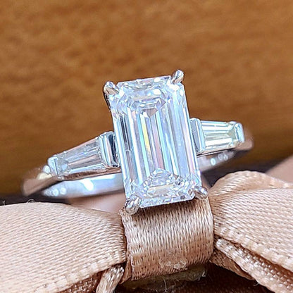 世界上最高峰2CT D如果Ex Emerald Cut Diamonds PT900 Platinum Ring Ring Aprilstone [與GIA評估]