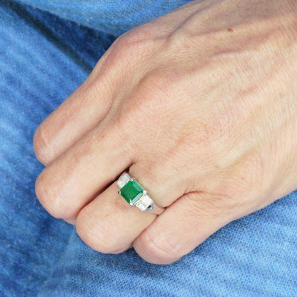 深綠色哥倫比亞1.18CT Emerald Diamond PT900白金環可能的誕生石[差異]