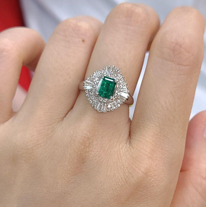 超級特殊產品！ 0.75CT Emerald 0.63CT Diamond PT900白金環可能的誕生石[中央珠寶研究所部門]