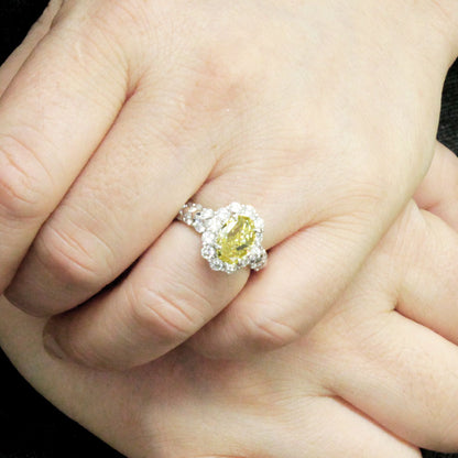 罕见的最高质量鲜艳的黄色3CT天然钻石铂Pt900戒指[与中央珠宝研究所评估]