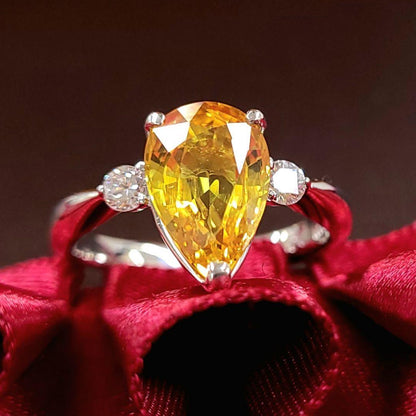 Top quality! 3ct yellow sapphire diamond Pt900 platinum ring with certificate of authenticity.