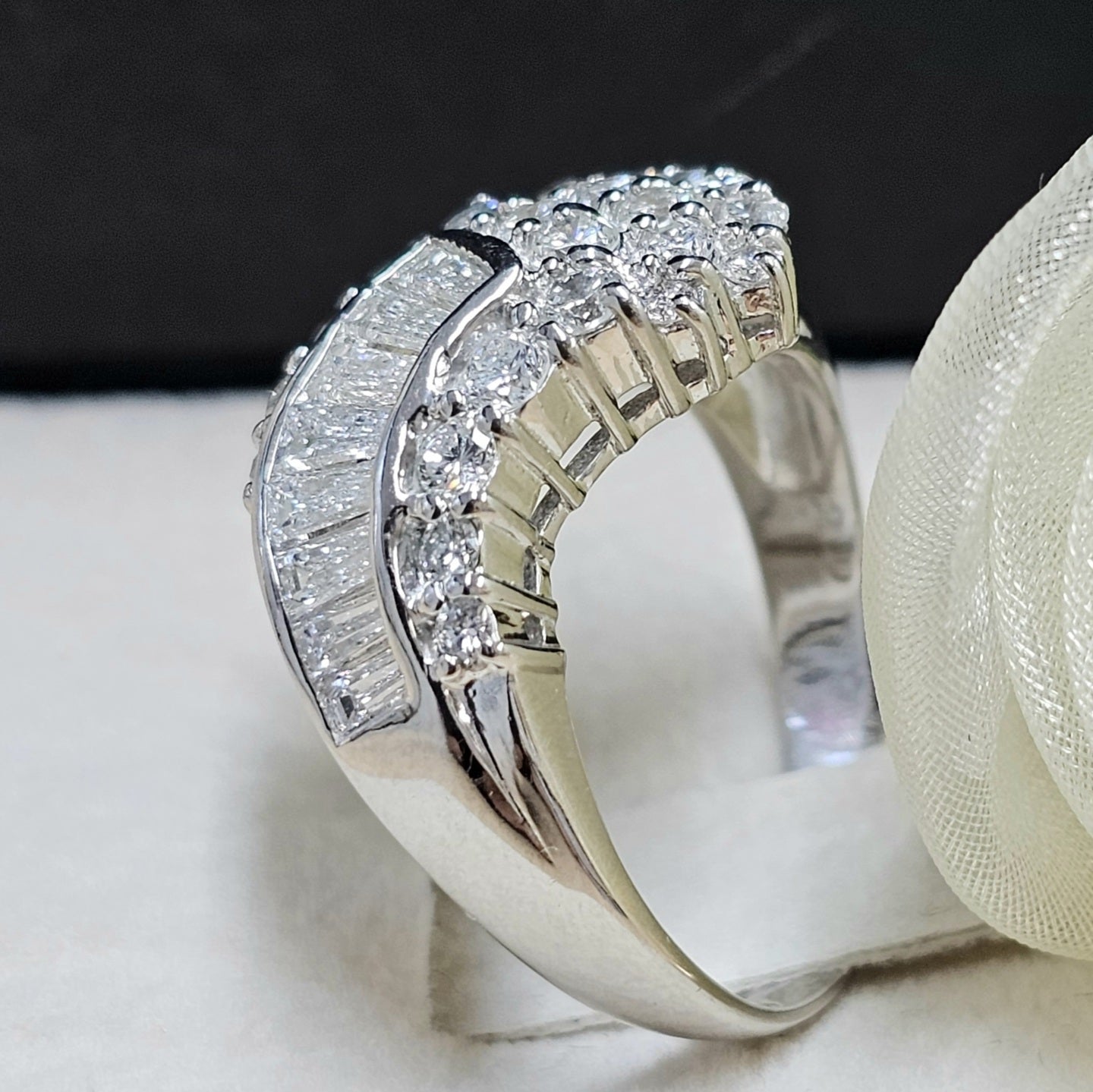 dazzling glitter☆ Pt900 platinum ring with 2ct natural diamonds (with certificate of authenticity)