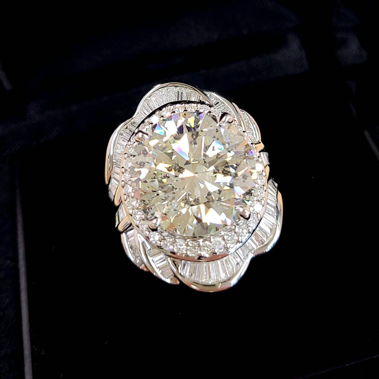 天然ダイヤモンド　ラウンド ブリリアント カット Pt900 プリンセスカットダイヤモンドリング D 1.03ct D-VS1 0.58ct