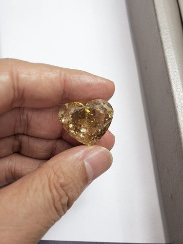 GIA鑑定書付 極彩色！超特大 50ct ゴールデン ハート ダイヤモンド ルース (50.17ct/FancyDeepBrownishYellow/SI1)