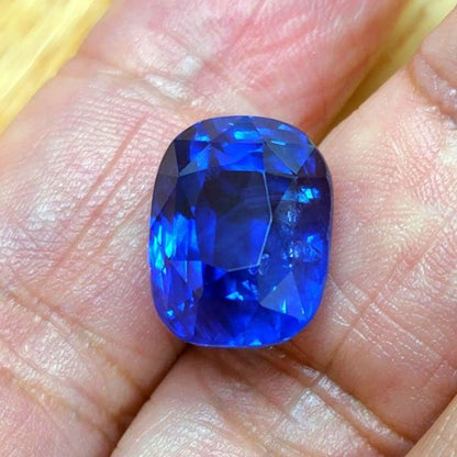 World's highest quality super large 17.83ct unheated no heat royal blue natural sapphire loose from Sri Lanka [with GRS certificate].