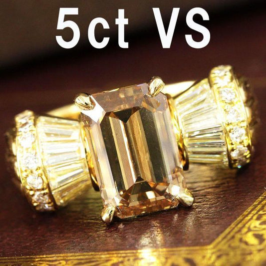 Rare large 5ct VS-2 emerald cut natural diamond K18 YG yellow gold ring with certificate of authenticity.